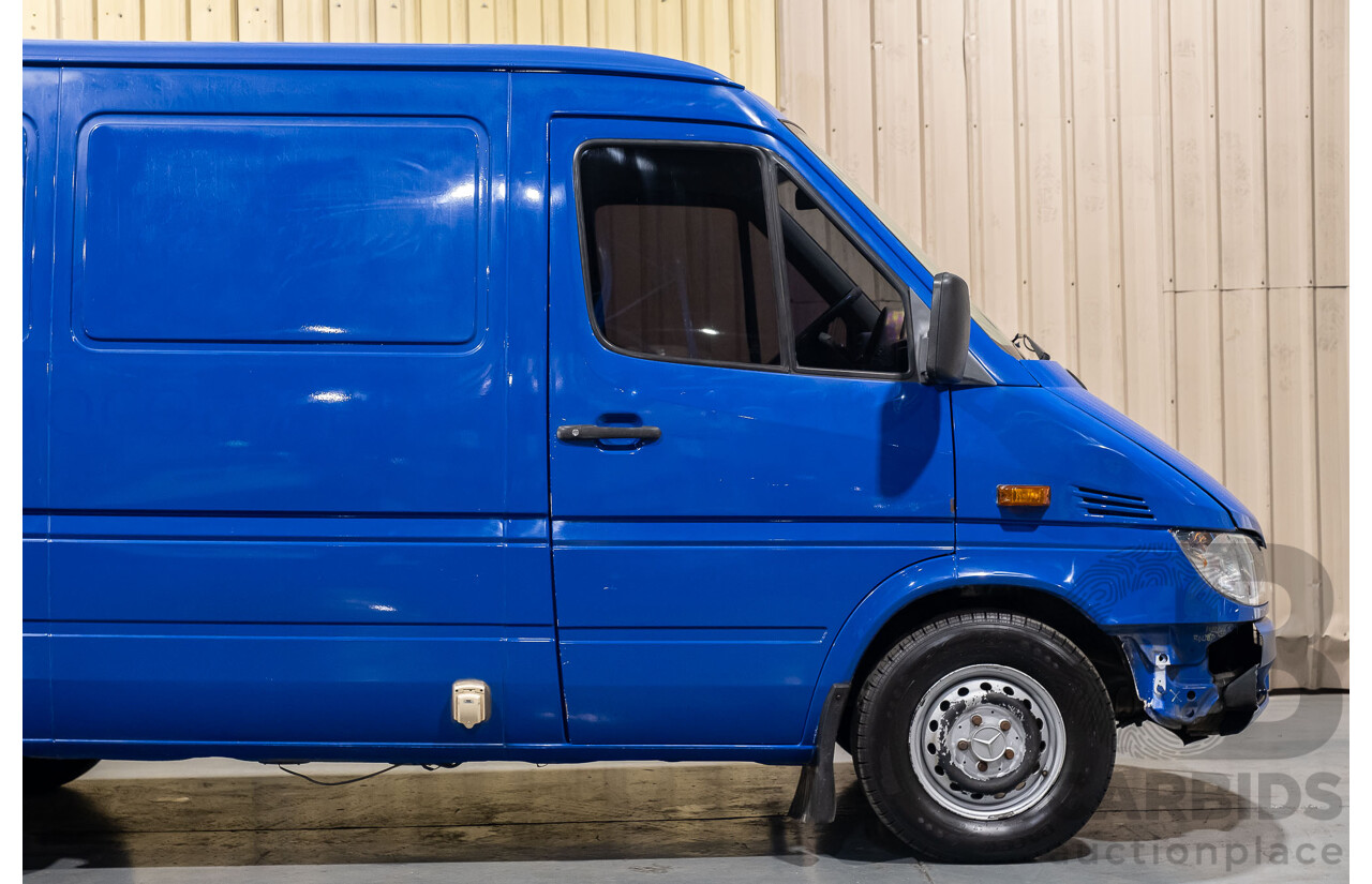 03/2004 Mercedes Benz Sprinter 308CDI 2d Van Blue 2.2L Turbo Diesel - Refridgerated