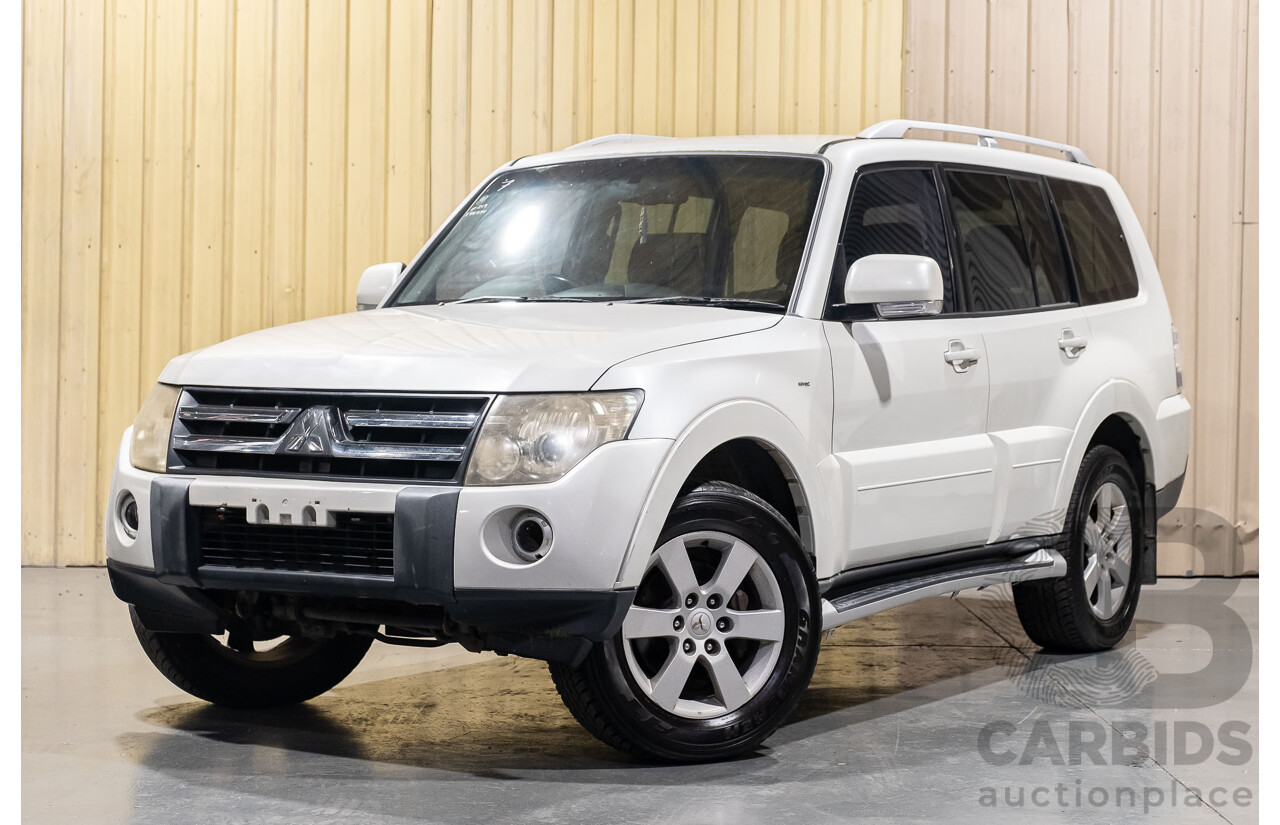 4/2008 Mitsubishi Pajero VR-X LWB (4x4) NS 4d Wagon White 3.8L V6 - 7 Seater