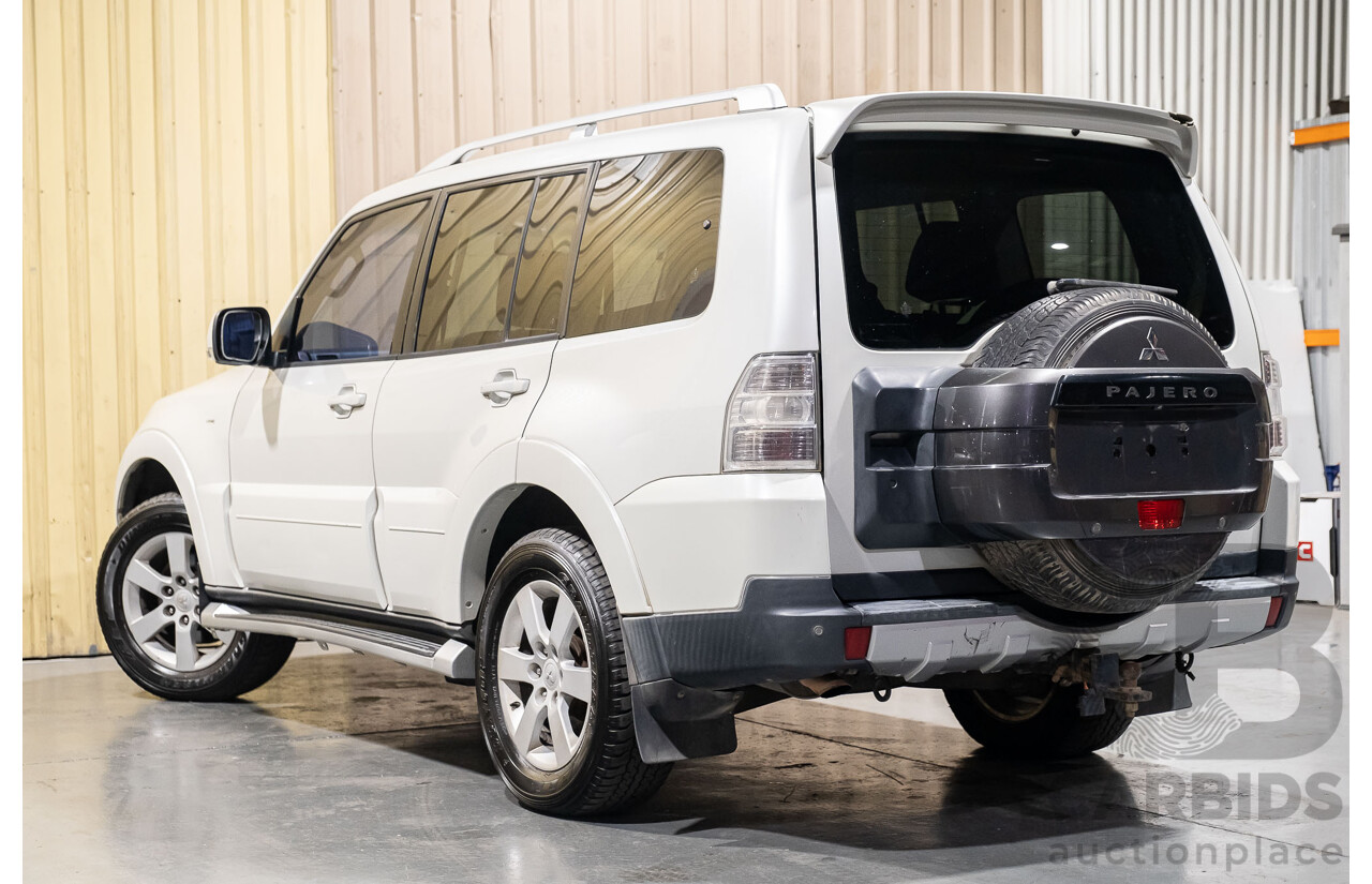 4/2008 Mitsubishi Pajero VR-X LWB (4x4) NS 4d Wagon White 3.8L V6 - 7 Seater