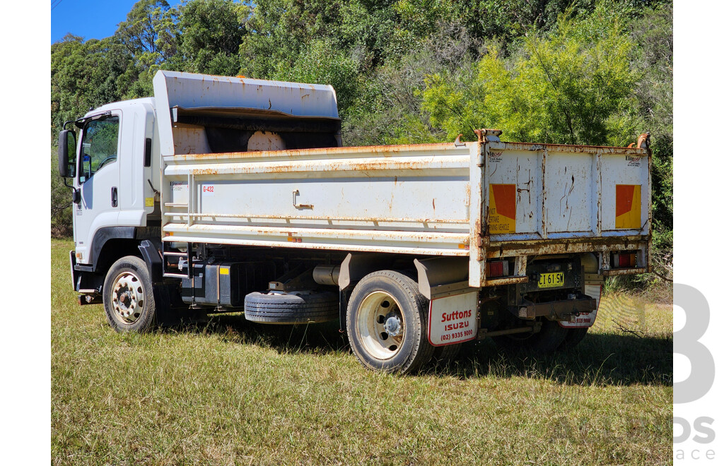 03/2014 Isuzu FTR900 4x2 Long Premium Tipper 255hp Six Cylinder Turbo Diesel