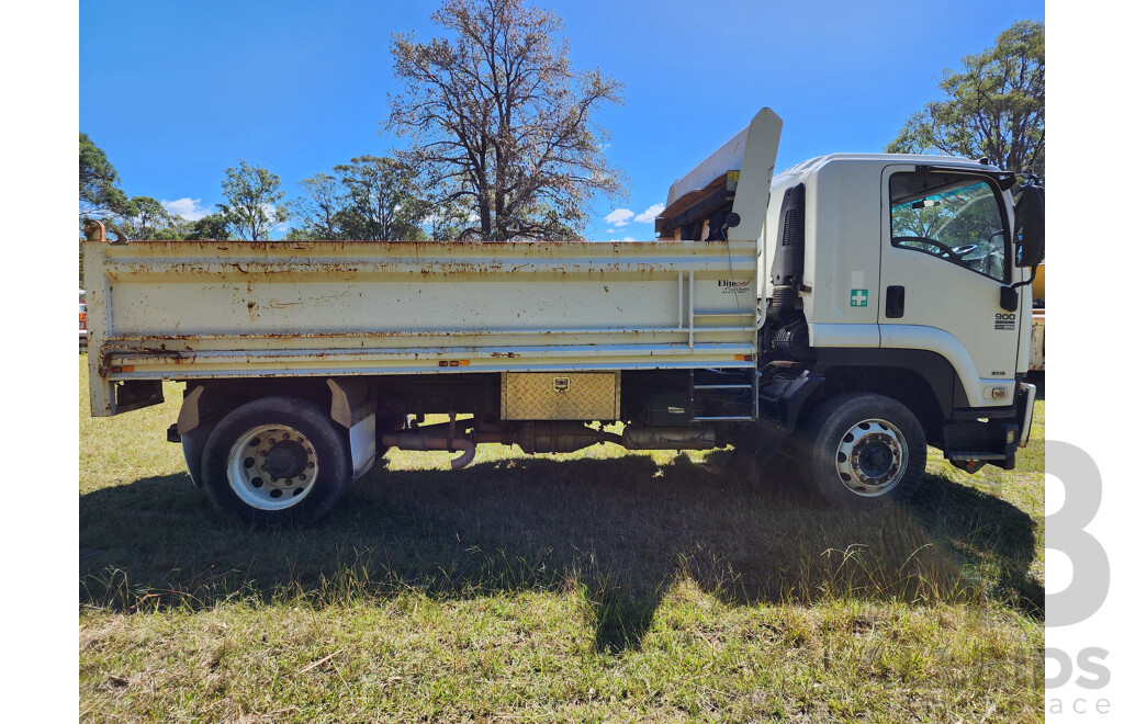 03/2014 Isuzu FTR900 4x2 Long Premium Tipper 255hp Six Cylinder Turbo Diesel