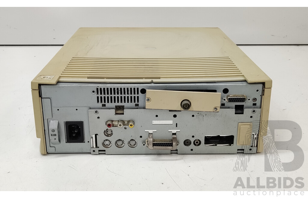 Apple (M3076) Macintosh LC630 Desktop Computer