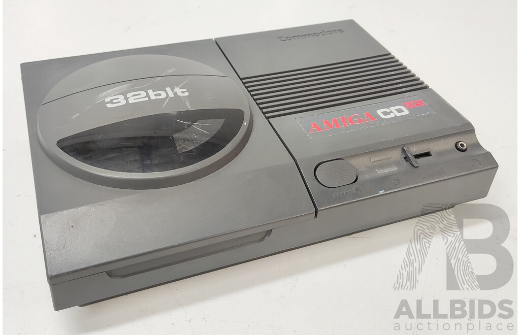 Commodore Amiga CD32 Game Console