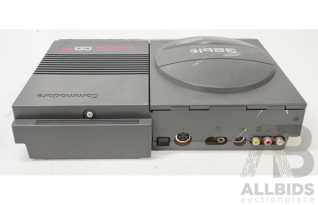Commodore Amiga CD32 Game Console