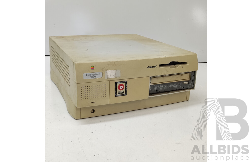 Apple (M3979) Power Macintosh 7200/90 Desktop Computer 