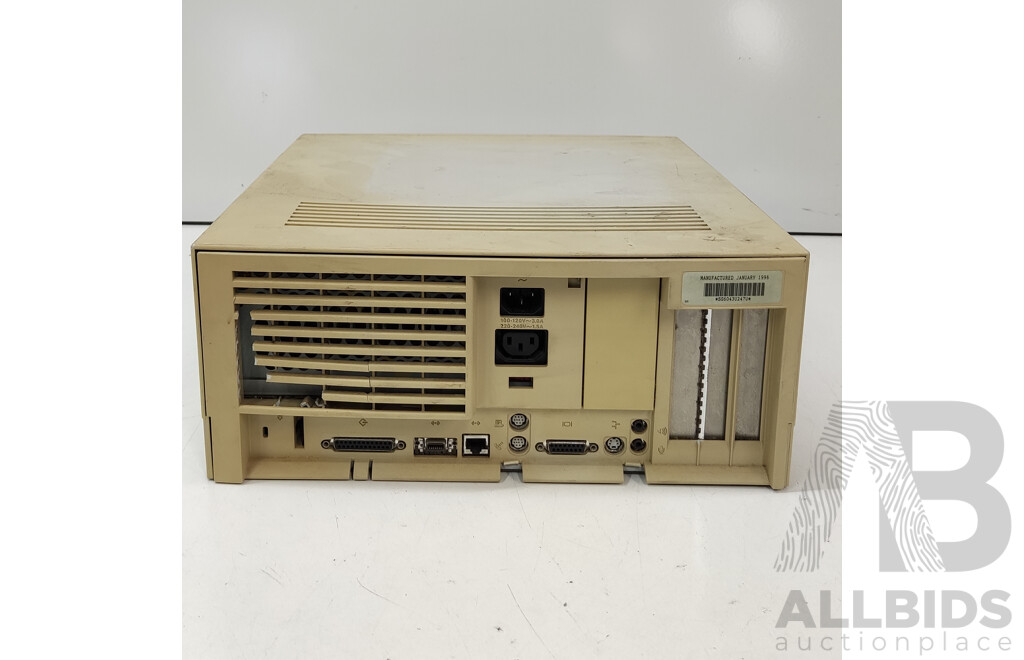 Apple (M3979) Power Macintosh 7200/90 Desktop Computer 