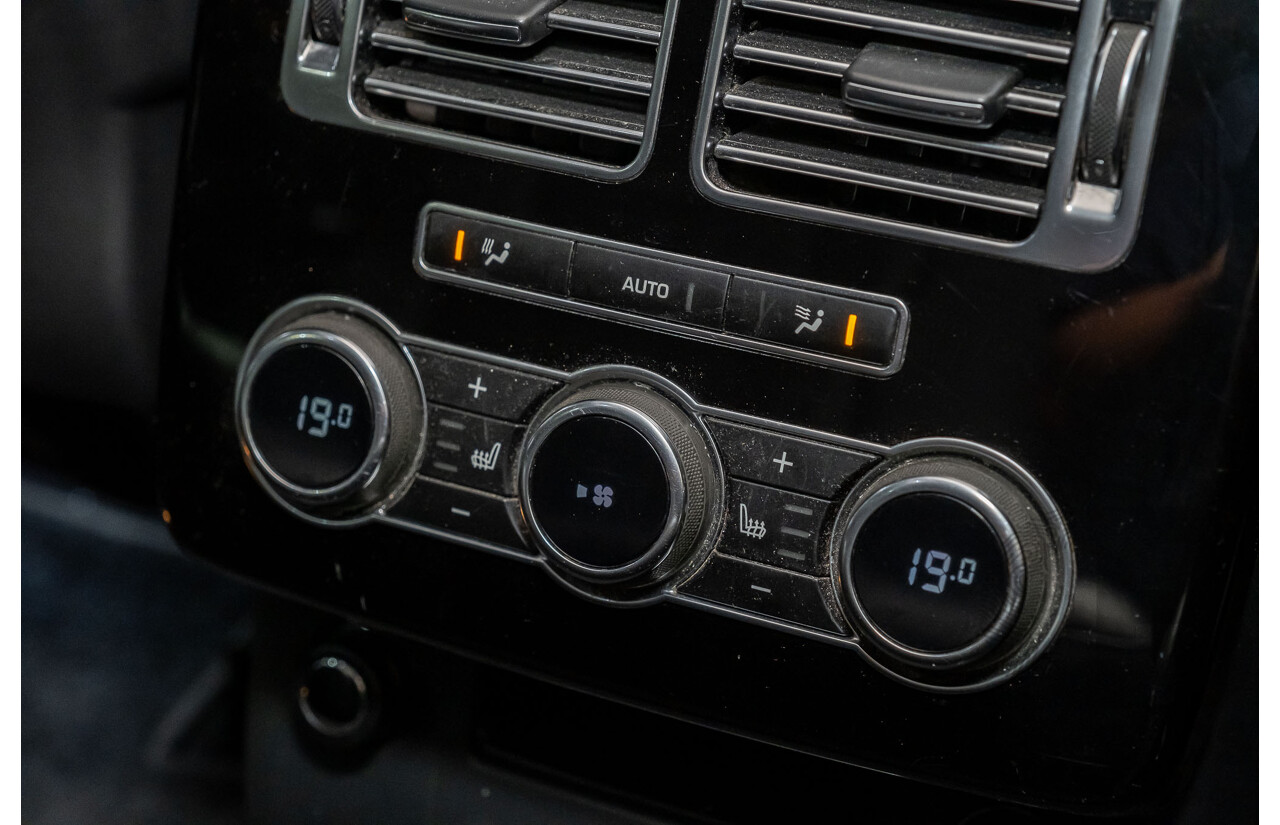 6/2014 Land Rover Range Rover Vogue TDV6 LG MY14.5 4d Wagon White 3.0L Twin Turbo Diesel