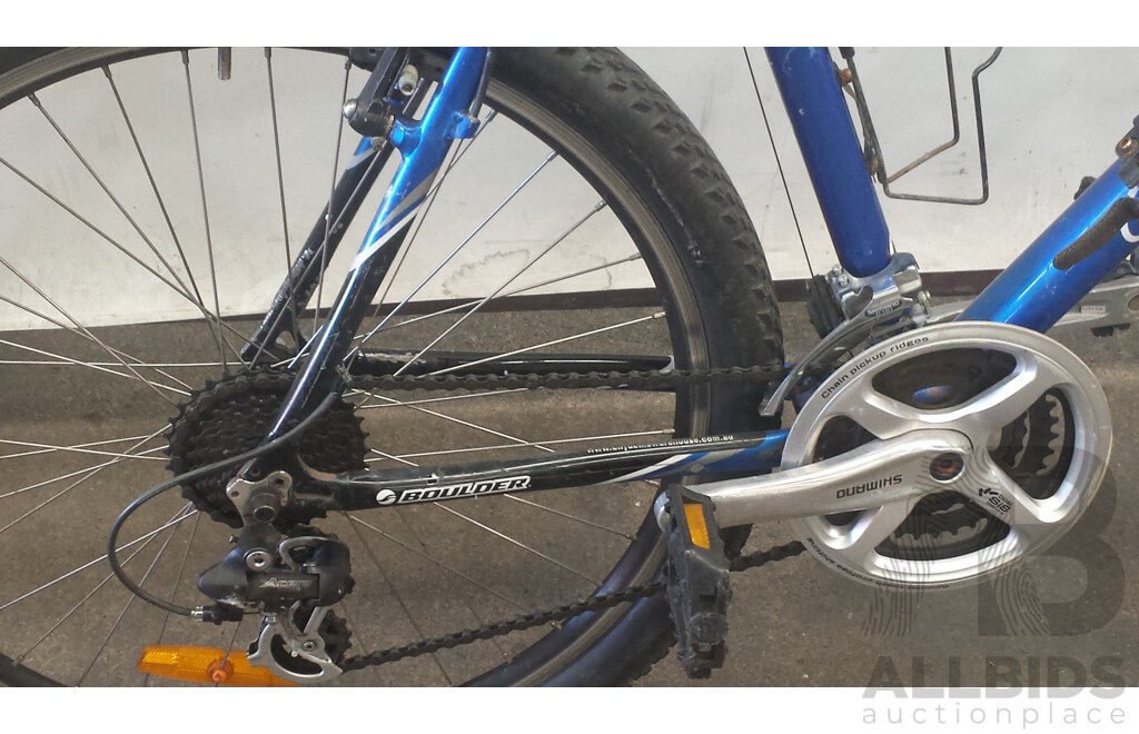 Giant Boulder 25 Inch Front Suspension Mountain Bike