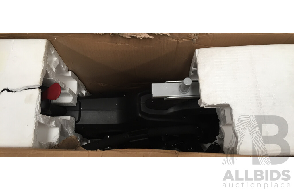 Fortis Automatic Variable Resistance Magnetic Flywheel Spin Bike (SK-2200A) - ORP $226.00