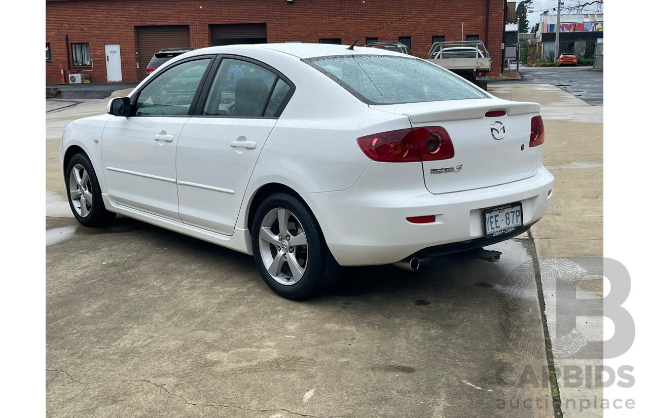 12/2005 Mazda Mazda3 MAXX Sport BK 5d Hatchback White 2.0L