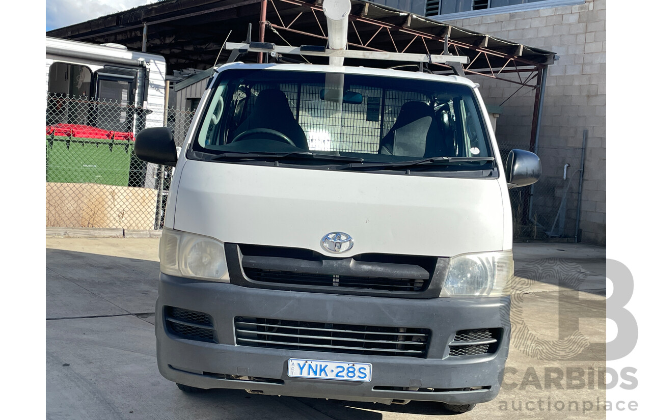 12/2006 Toyota Hiace LWB TRH201R MY07 4d Van White 2.7L