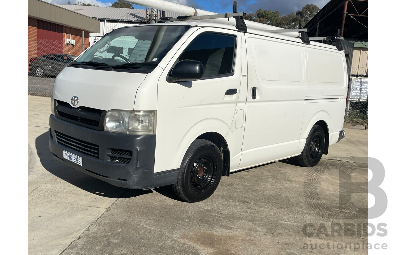 12/2006 Toyota Hiace LWB TRH201R MY07 4d Van White 2.7L