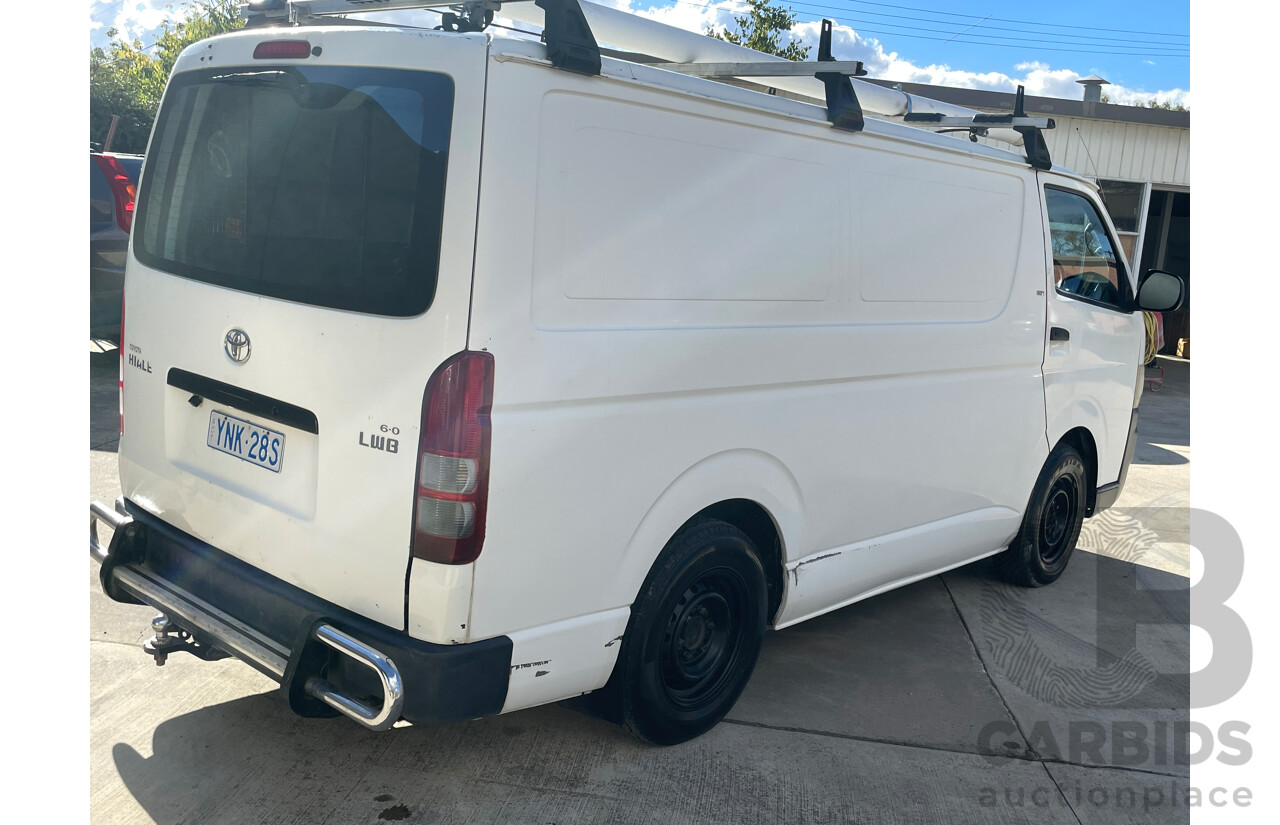 12/2006 Toyota Hiace LWB TRH201R MY07 4d Van White 2.7L