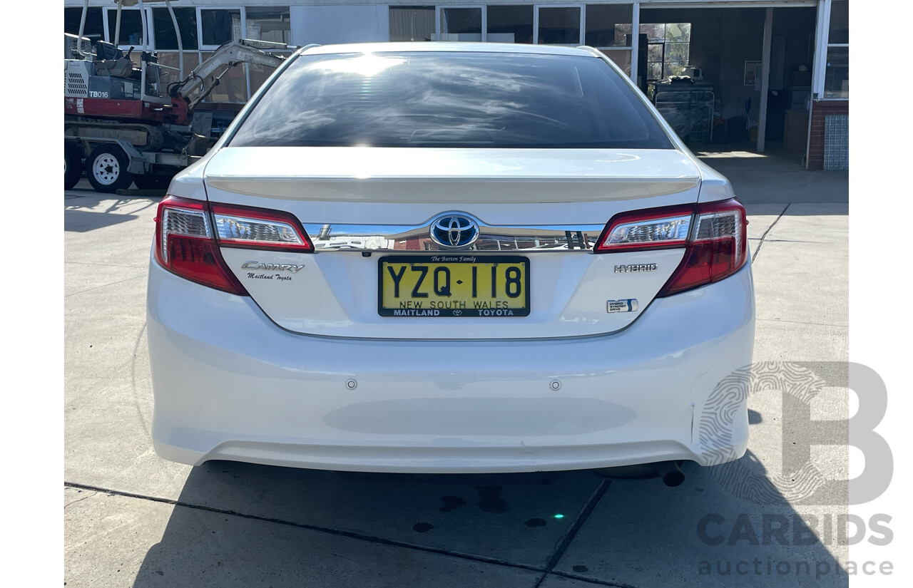 12/2013 Toyota Camry Hybrid HL AVV50R 4d Sedan White 2.5L