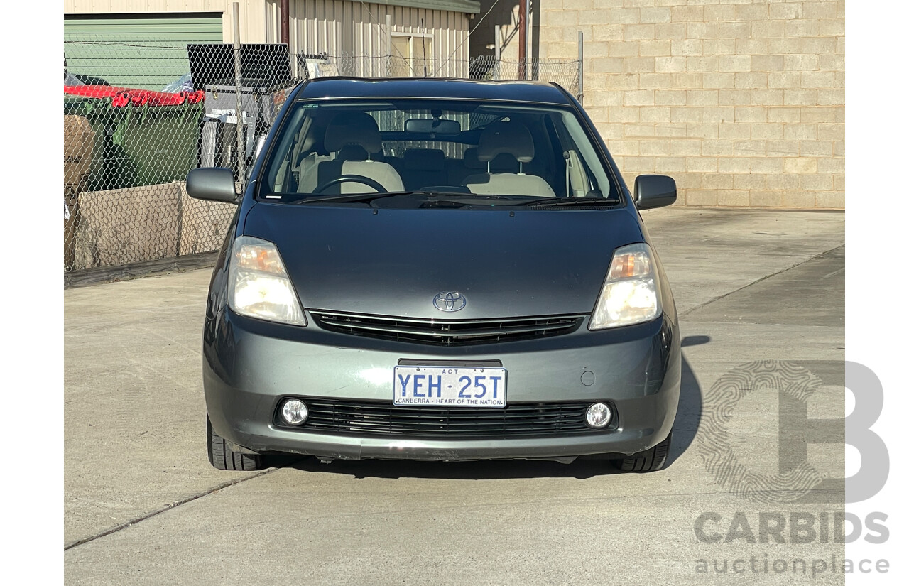 7/2004 Toyota Prius Hybrid NHW20R 5d Hatchback Green 1.5L