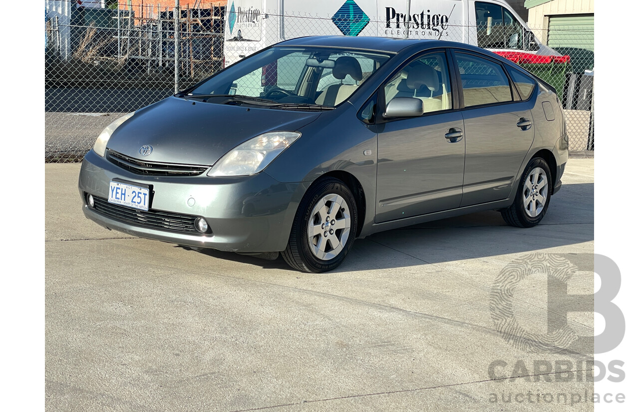 7/2004 Toyota Prius Hybrid NHW20R 5d Hatchback Green 1.5L