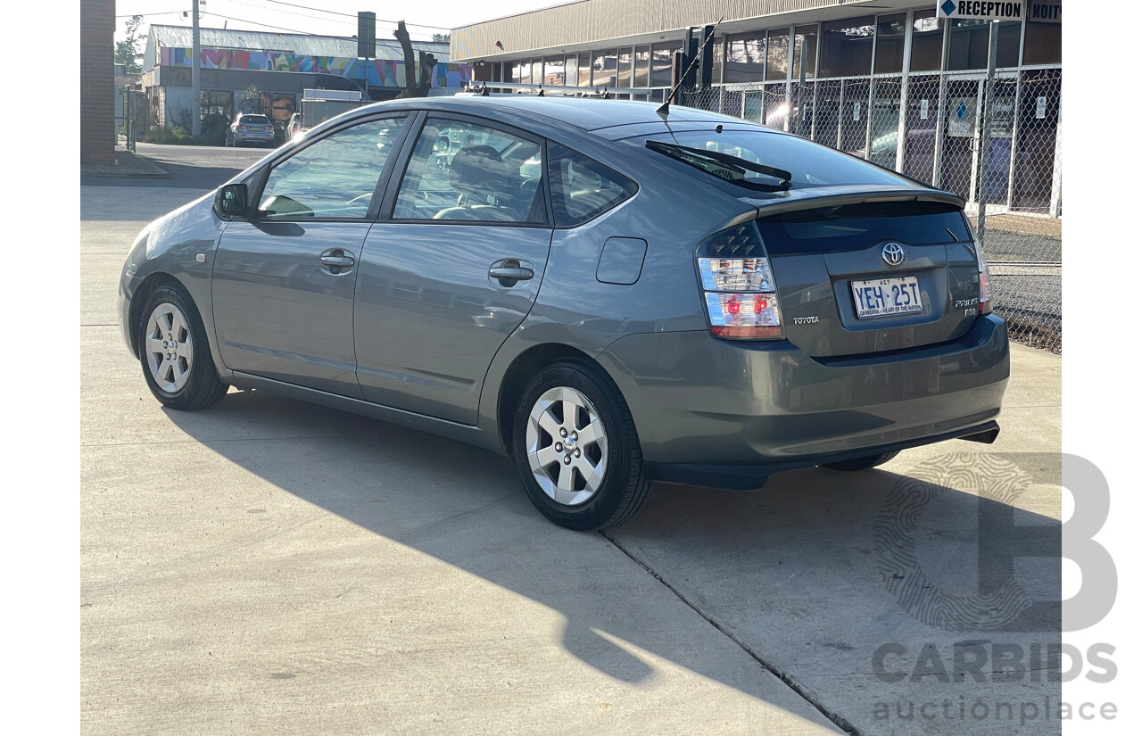 7/2004 Toyota Prius Hybrid NHW20R 5d Hatchback Green 1.5L