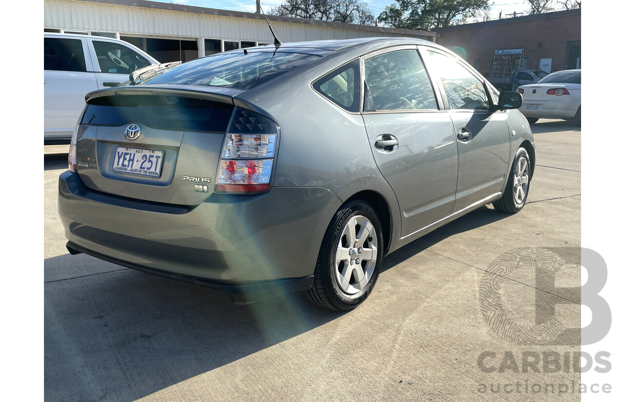7/2004 Toyota Prius Hybrid NHW20R 5d Hatchback Green 1.5L