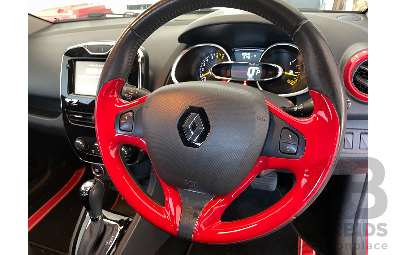 10/2014 Renault Clio  X98 5d Hatchback Red 1.2L