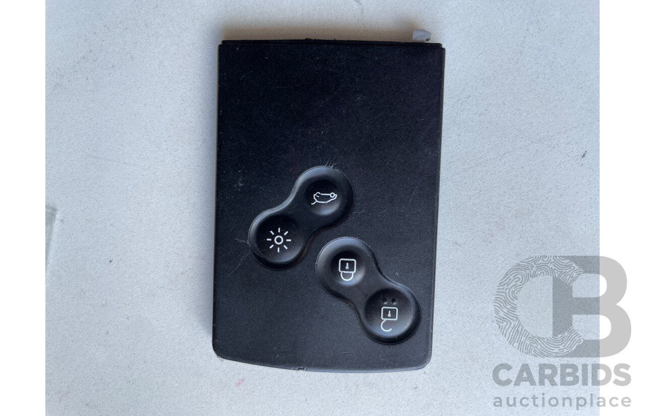 10/2014 Renault Clio  X98 5d Hatchback Red 1.2L