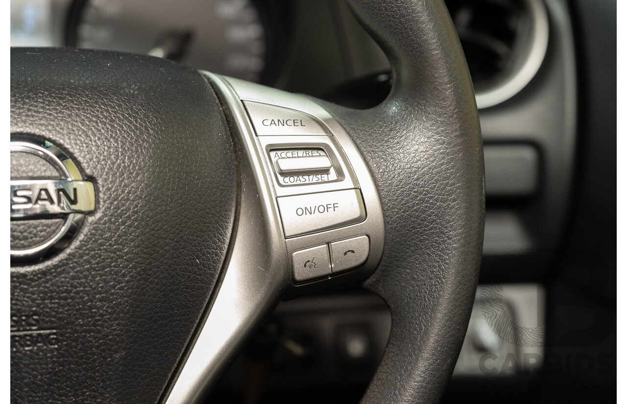 5/2015 Nissan Navara RX (4x4) NP300 D23 Double Cab Utility Silver Turbo Diesel 2.3L