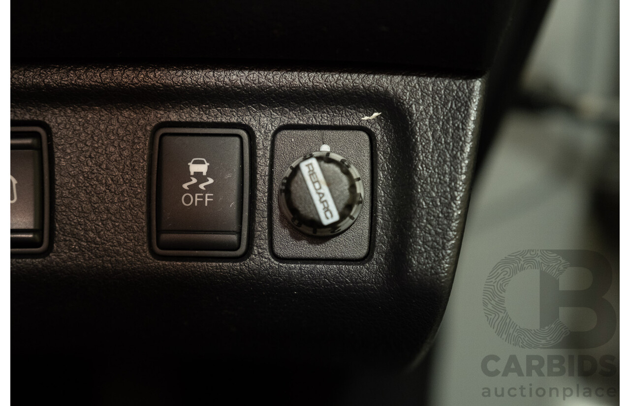 5/2015 Nissan Navara RX (4x4) NP300 D23 Double Cab Utility Silver Turbo Diesel 2.3L