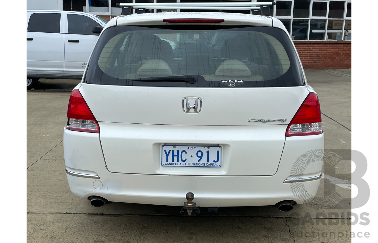 2/2005 Honda Odyssey  20 4d Wagon White 2.4L