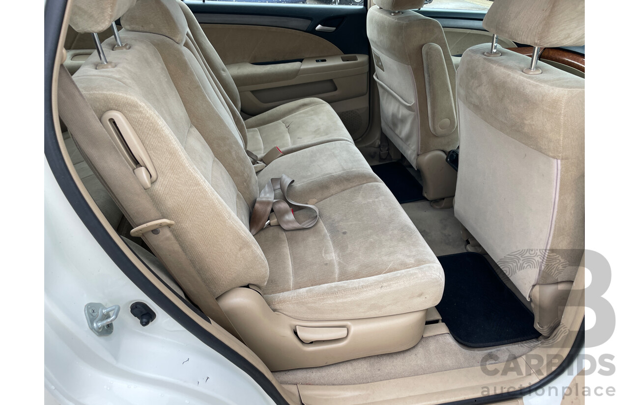 2/2005 Honda Odyssey  20 4d Wagon White 2.4L
