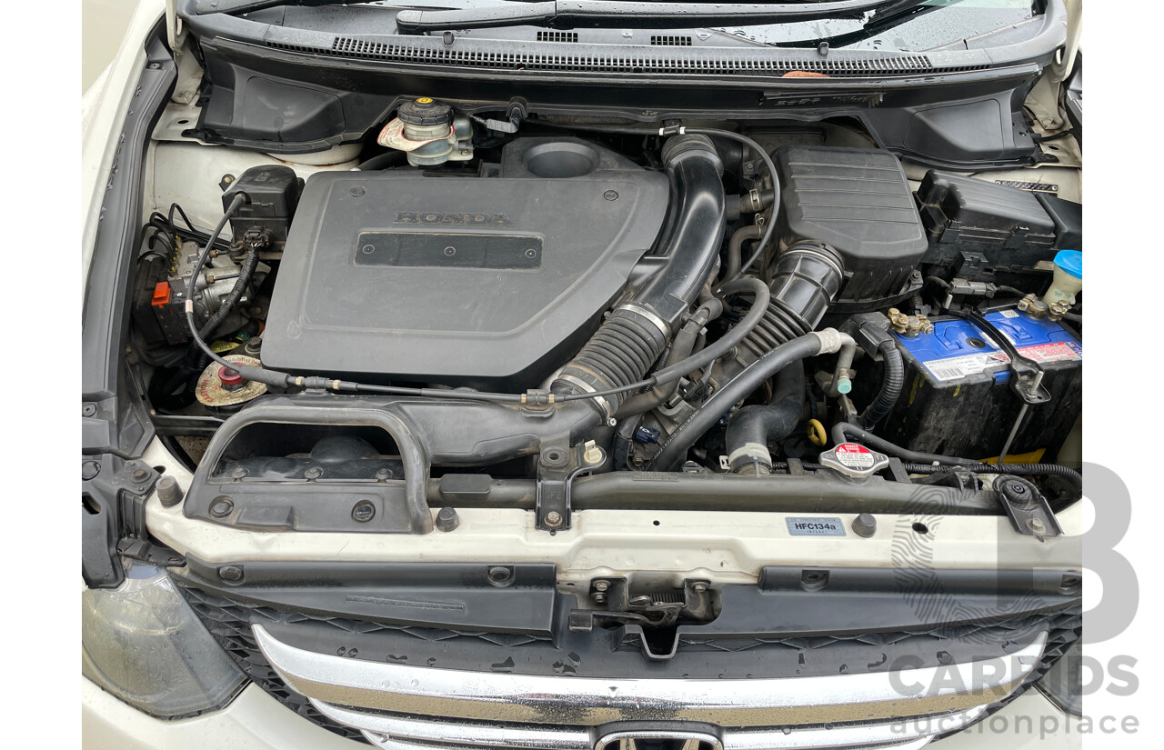 2/2005 Honda Odyssey  20 4d Wagon White 2.4L