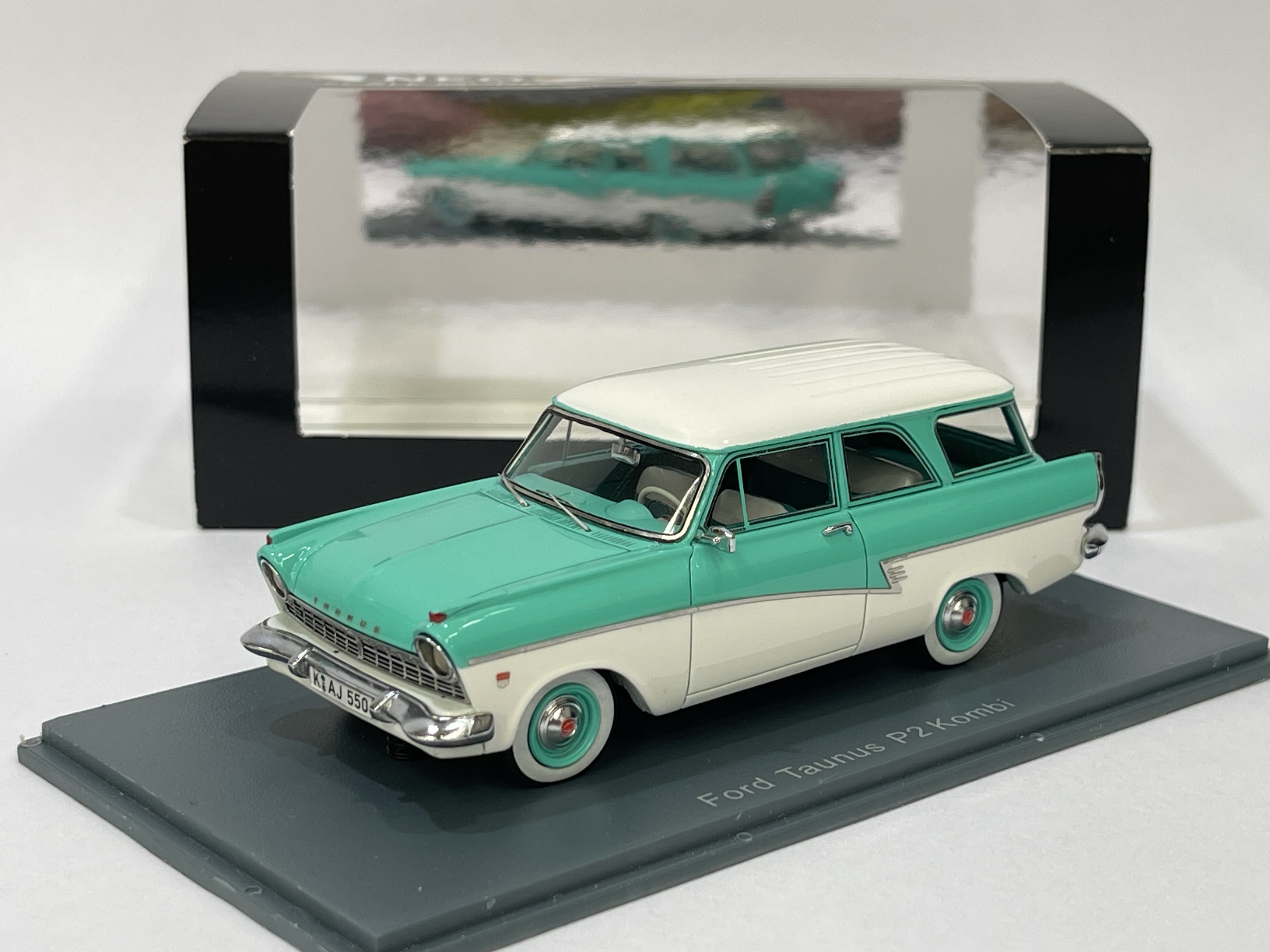 Neo Models Ford Taunus P2 Kombi - Lot 1522072 | EHVA