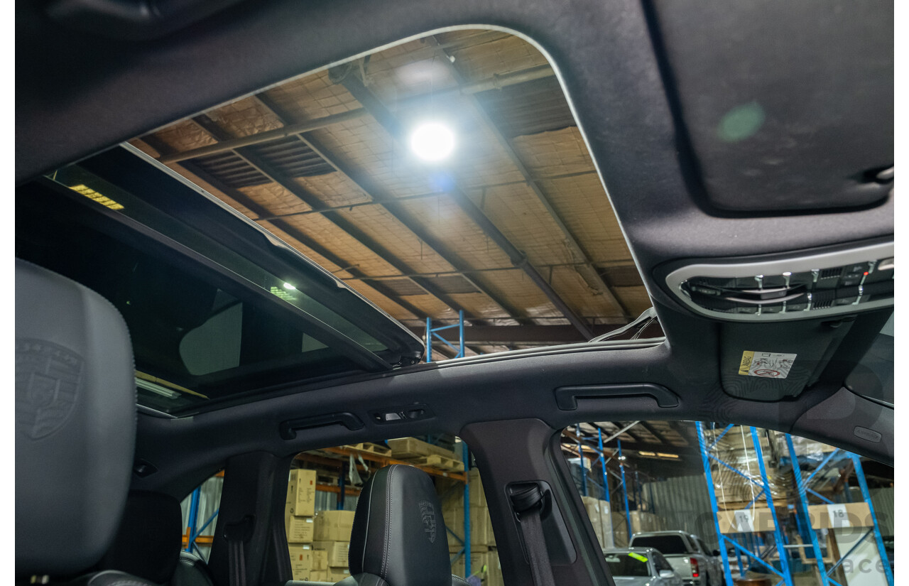 10/2016 Porsche Cayenne Diesel Platinum Edition SERIES 2 4d Wagon Black Turbo Diesel V6 3.0L