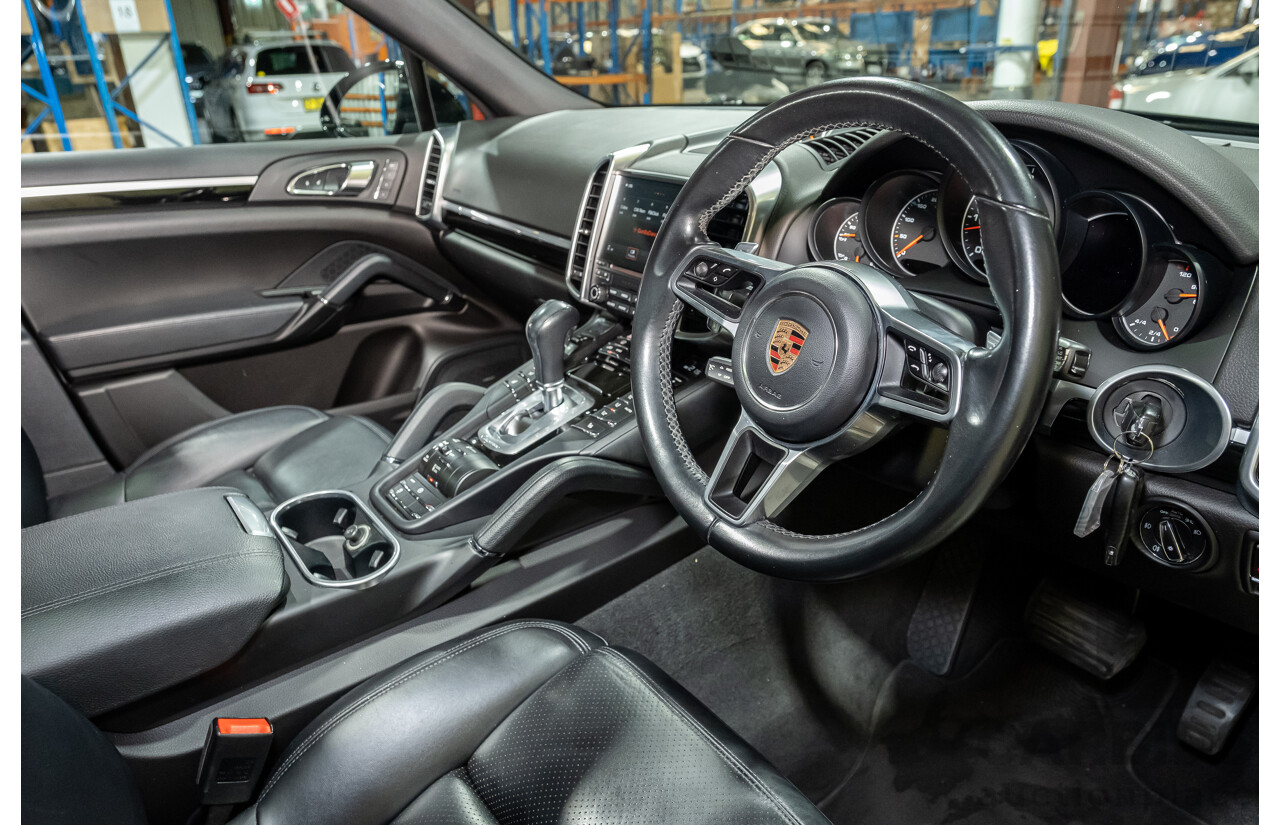 10/2016 Porsche Cayenne Diesel Platinum Edition SERIES 2 4d Wagon Black Turbo Diesel V6 3.0L