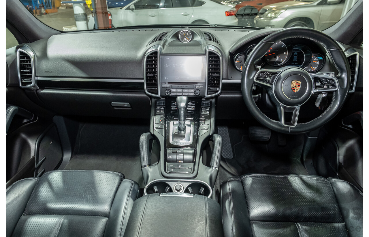 10/2016 Porsche Cayenne Diesel Platinum Edition SERIES 2 4d Wagon Black Turbo Diesel V6 3.0L