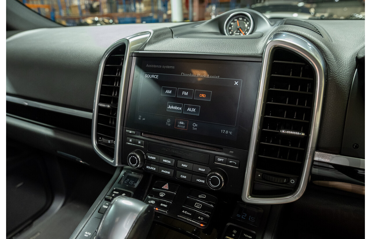 10/2016 Porsche Cayenne Diesel Platinum Edition SERIES 2 4d Wagon Black Turbo Diesel V6 3.0L