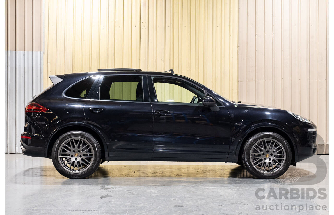 10/2016 Porsche Cayenne Diesel Platinum Edition SERIES 2 4d Wagon Black Turbo Diesel V6 3.0L