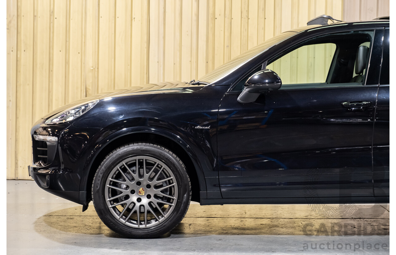 10/2016 Porsche Cayenne Diesel Platinum Edition SERIES 2 4d Wagon Black Turbo Diesel V6 3.0L