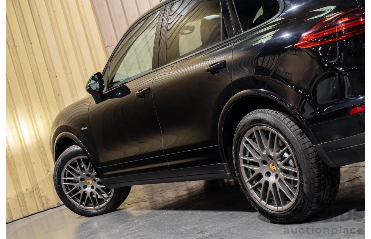10/2016 Porsche Cayenne Diesel Platinum Edition SERIES 2 4d Wagon Black Turbo Diesel V6 3.0L
