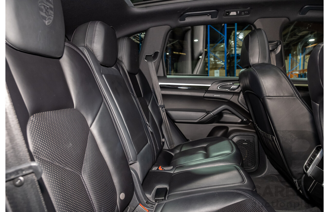 10/2016 Porsche Cayenne Diesel Platinum Edition SERIES 2 4d Wagon Black Turbo Diesel V6 3.0L