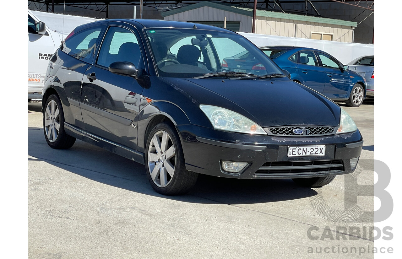 12/2002 Ford Focus Zetec LR 3d Hatchback Black 2.0L