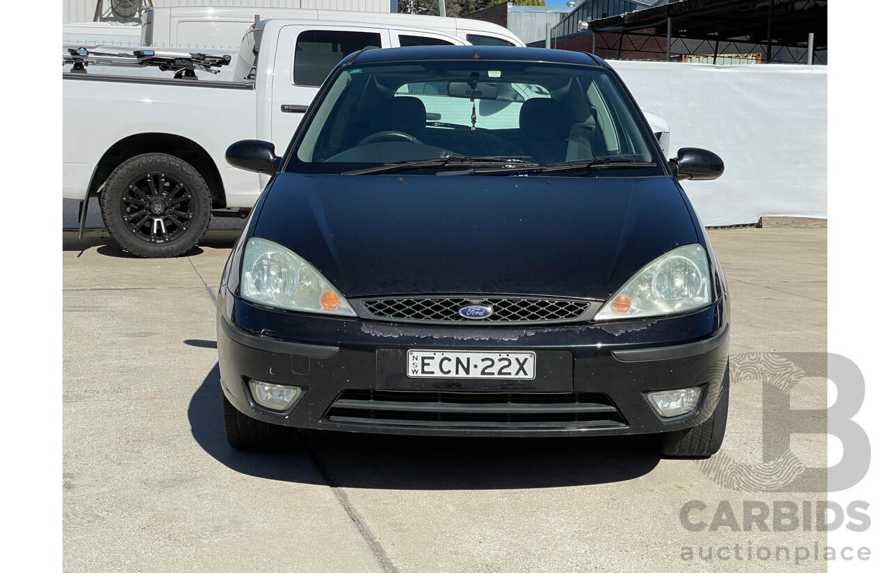 12/2002 Ford Focus Zetec LR 3d Hatchback Black 2.0L