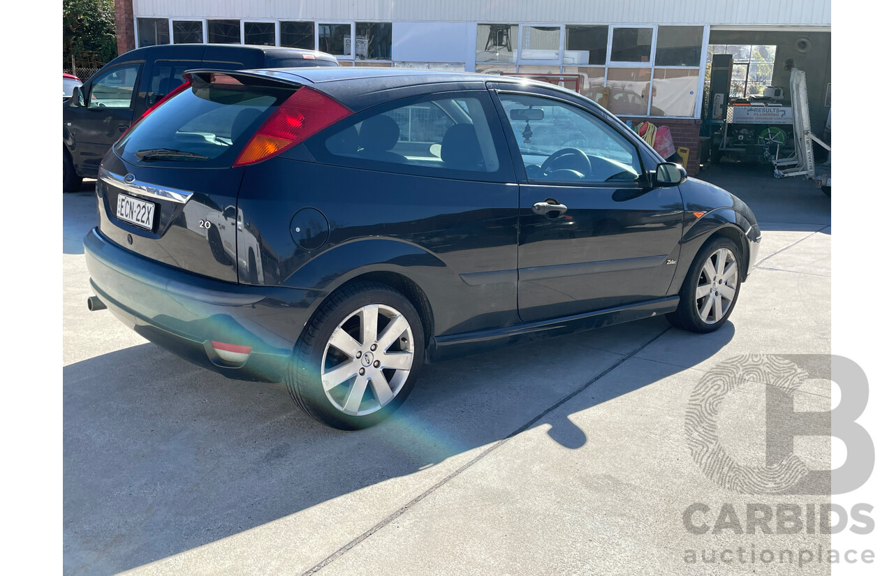 12/2002 Ford Focus Zetec LR 3d Hatchback Black 2.0L
