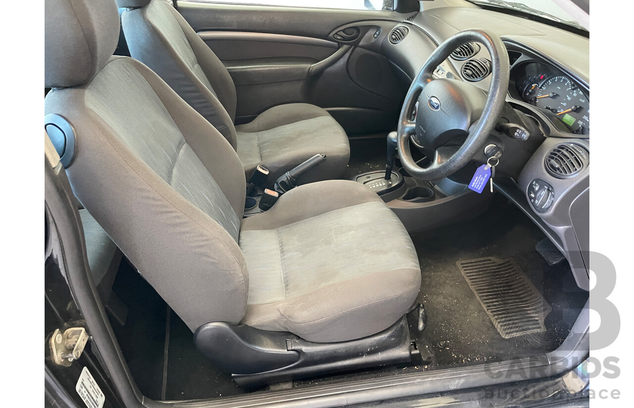 12/2002 Ford Focus Zetec LR 3d Hatchback Black 2.0L
