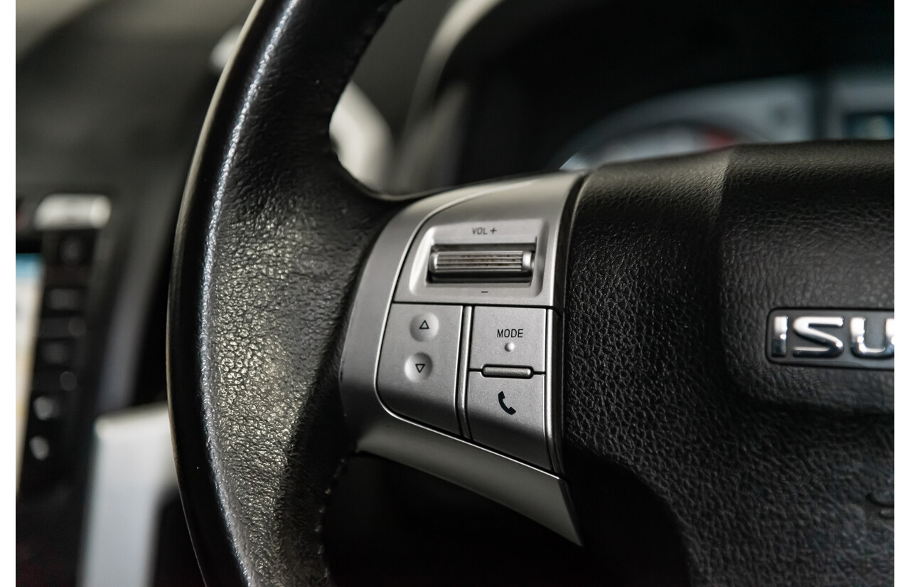 3/2016 Isuzu Mu-X LS-T (4x4) UC 4d Wagon Silver 3.0L Turbo Diesel