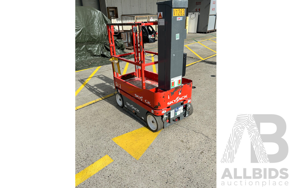 2020 SKYJACK SJ 12 E    (Scissor Lift)