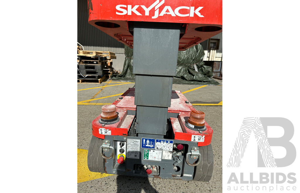 2020 SKYJACK SJ 12 E    (Scissor Lift)