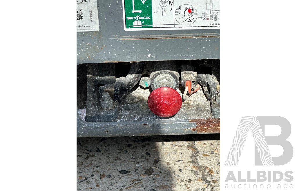 2020 SKYJACK SJ 12 E    (Scissor Lift)