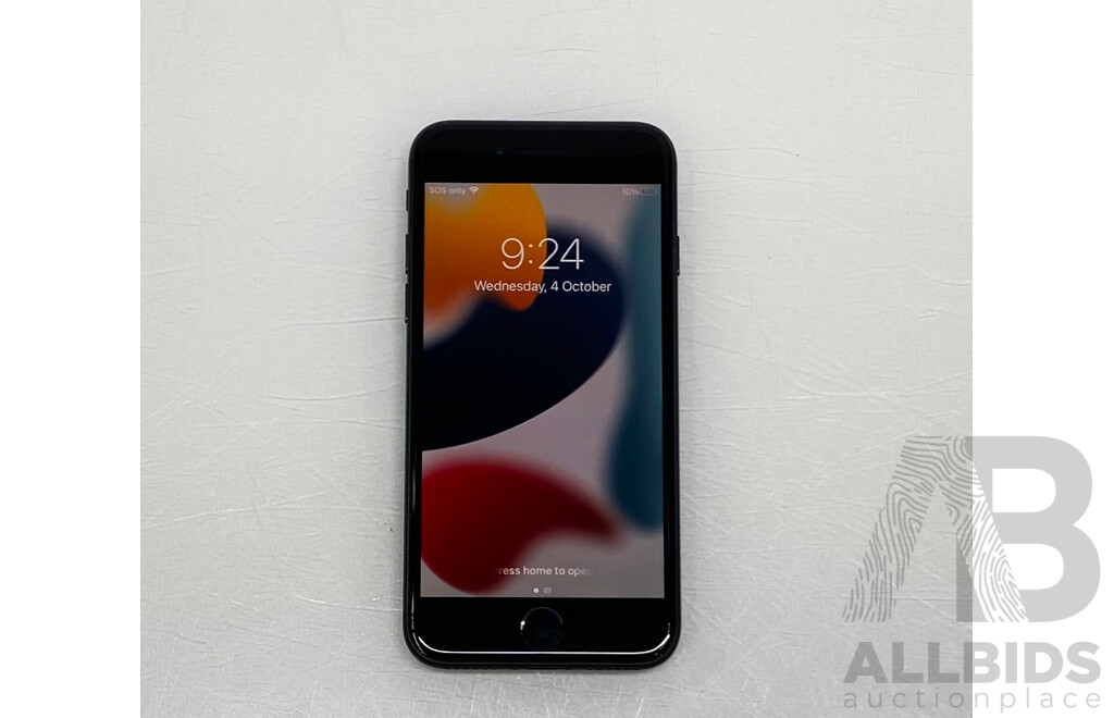 Apple (A1778) 4.7-Inch LTE 32GB IPhone 7 (Black)