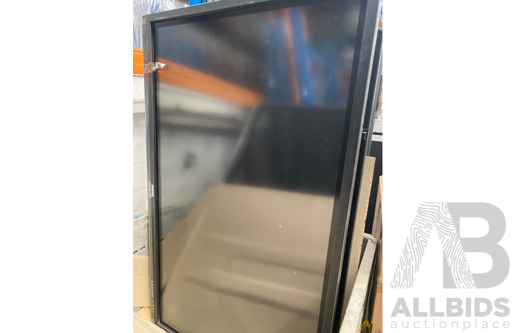 Assorted Lot of Large Displays - Lot 1543617 | ALLBIDS