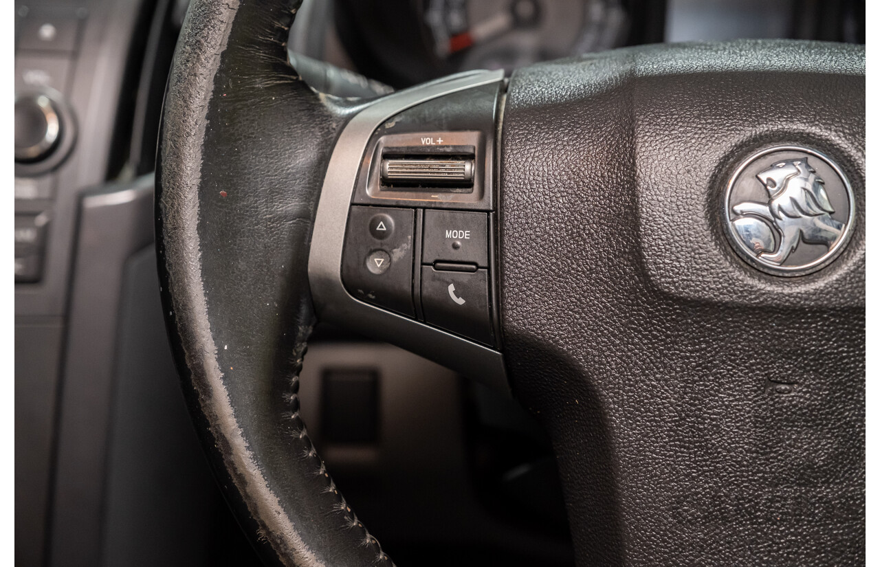 8/2013 Holden Colorado 7 LTZ (4x4) RG 4d Wagon White Turbo Diesel 2.8L - 7 Seater