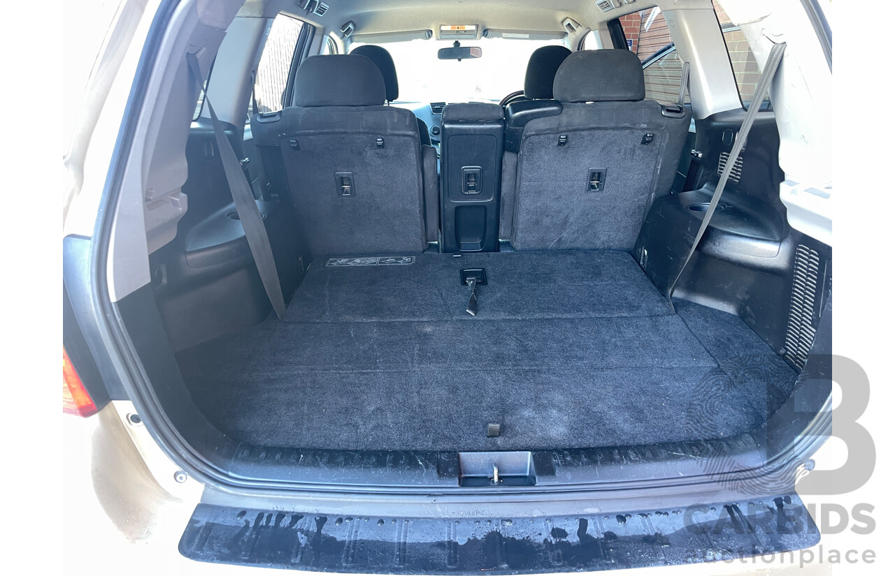 10/2009 Toyota Kluger KX-R (4x4) 7 SEAT GSU45R 4d Wagon Gold 3.5L